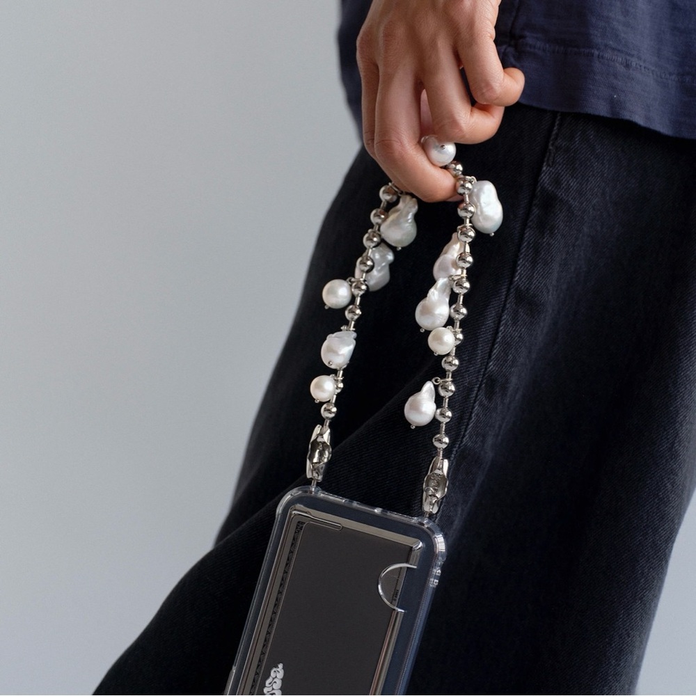 Elegant Pearl Phone Case with Chain